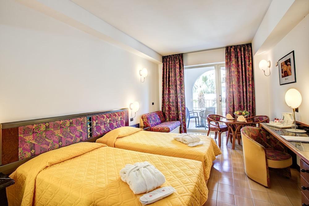Hotel Le Terrazze Letojanni Zewnętrze zdjęcie